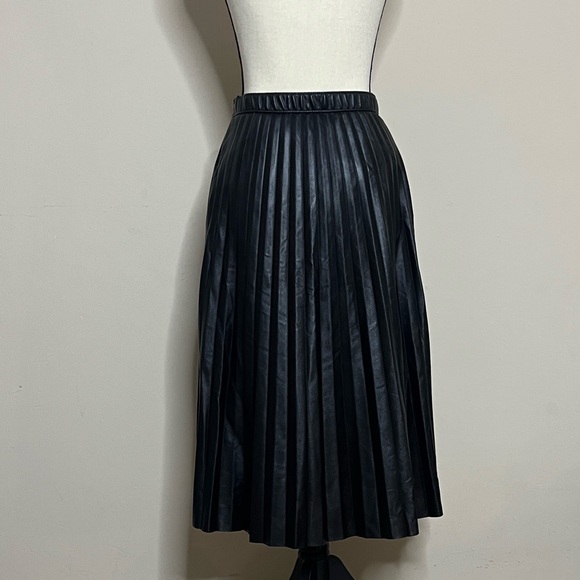 🖤🐝🐞Abercrombie & Fitch Black Skirt - Picture 9 of 11